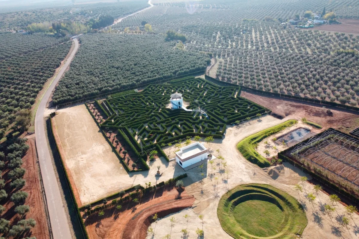 Explora el primer laberinto biotecnológico del mundo